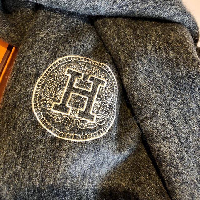 HERMES圍巾 專櫃限量款 愛馬仕頂級山羊絨款 HERMES情侶款素色圍巾  llwj6960
